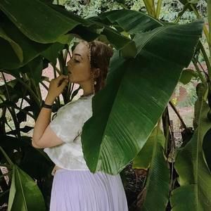 Meet your Posher, Nora